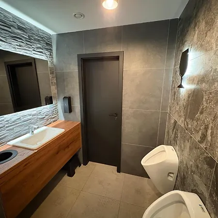 Pizzeria Alzbetka Konukevi