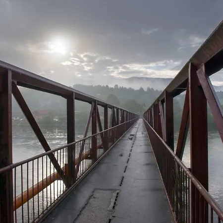 Pizzeria Alzbetka Konukevi Strecno