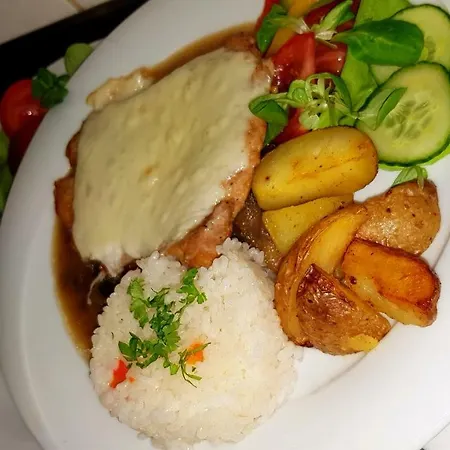 Pizzeria Alzbetka Konukevi Strecno