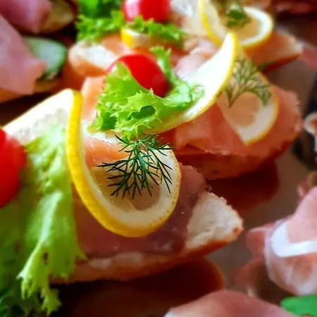 Pizzeria Alzbetka Guest house Strecno